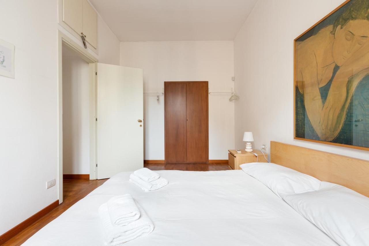 Cozy Apt With Balcony - Porta Romana District Милан Экстерьер фото